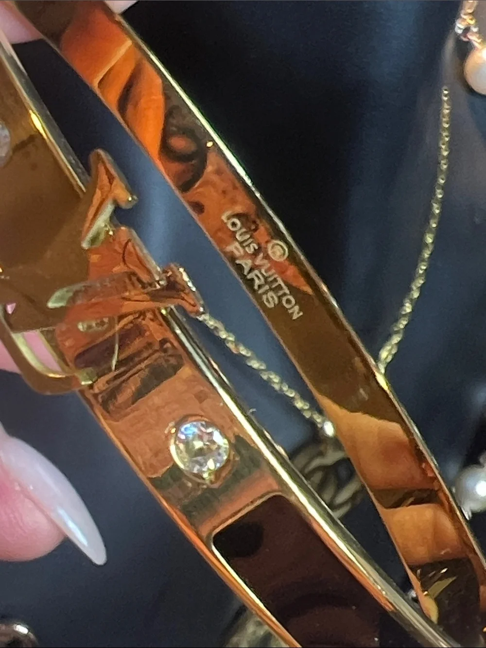 None elegant bangle
